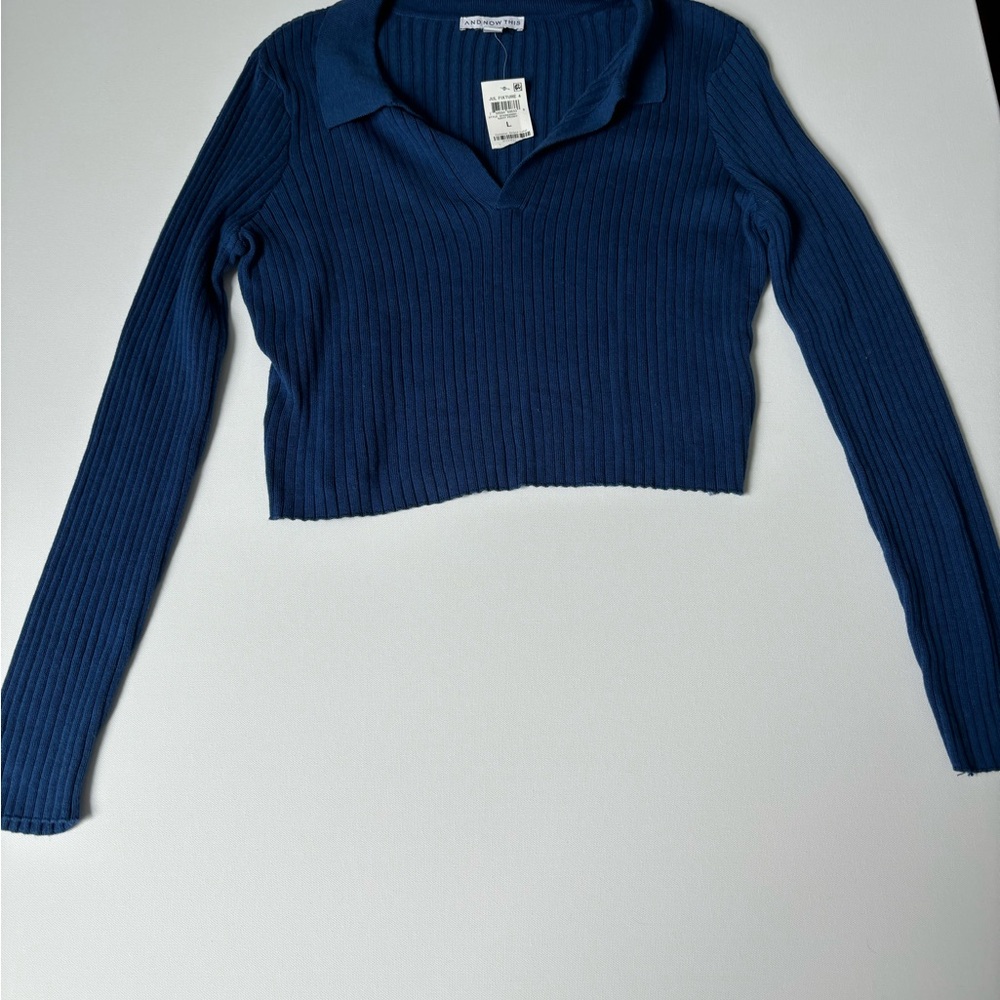 Beautiful blue v neck sweater with collar
